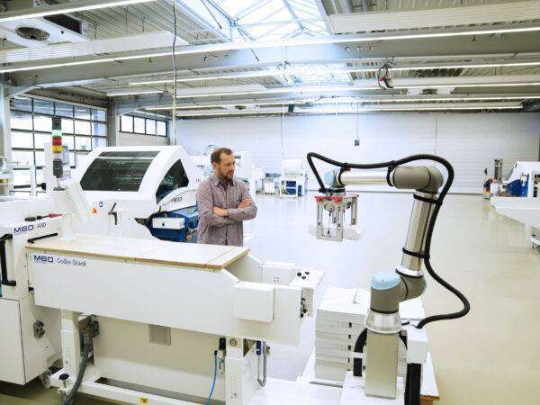 Universal Robots (UR) UR10e - MBO Postpress Solutions